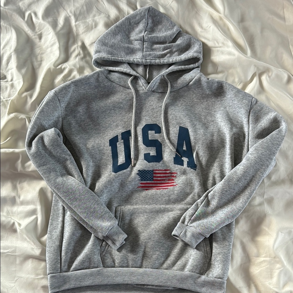 Heather Gray USA Pullover Hoodie with Flag Graphic